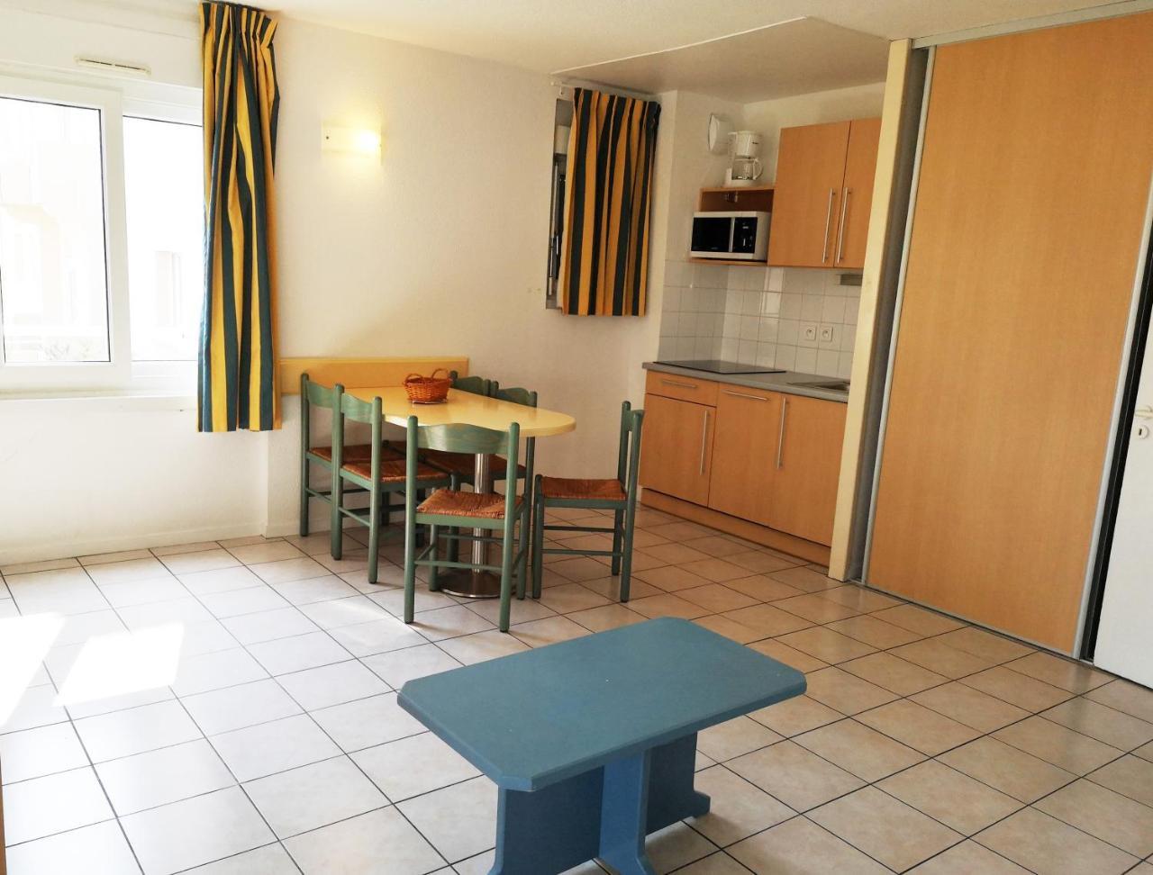 Two-Bedroom Apartment,843498023:JPEG