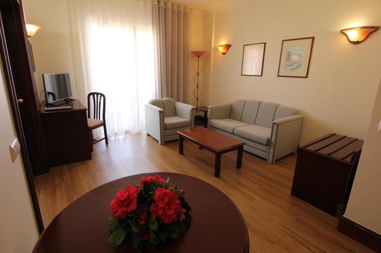 Suite Balcony,721015264:JPEG