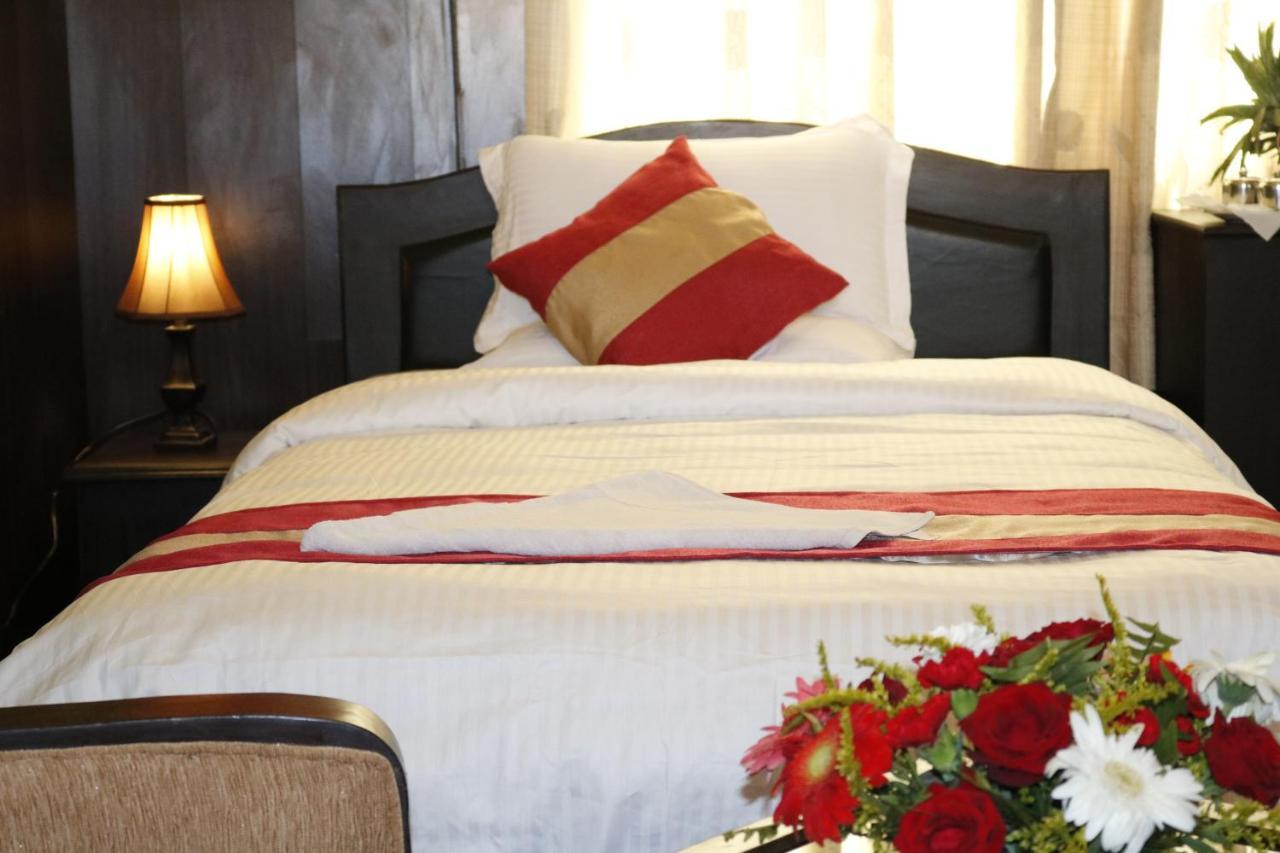 Deluxe Double Room with 24 hour Check-in