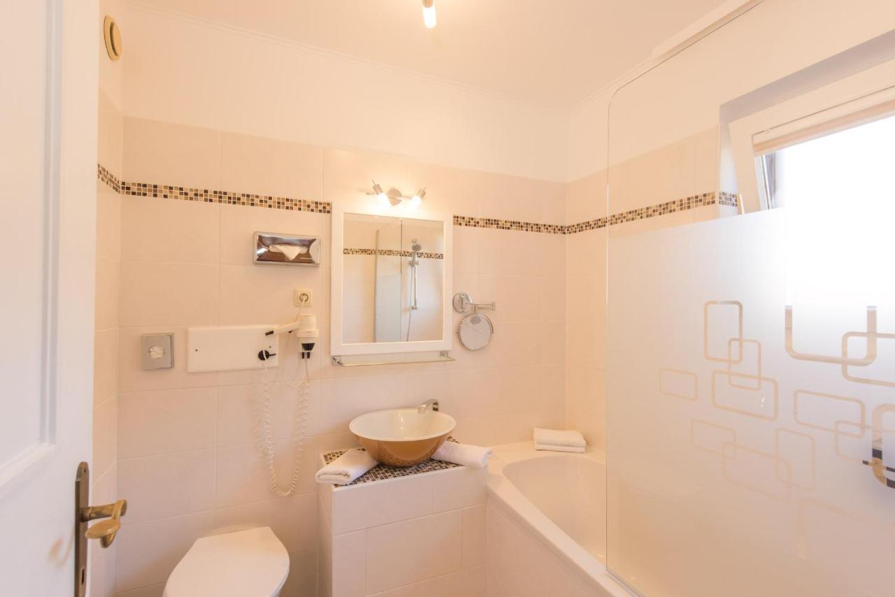 Two-Bedroom Suite,733220782:JPEG