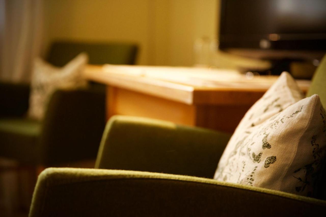 Family Room,736087441:JPEG