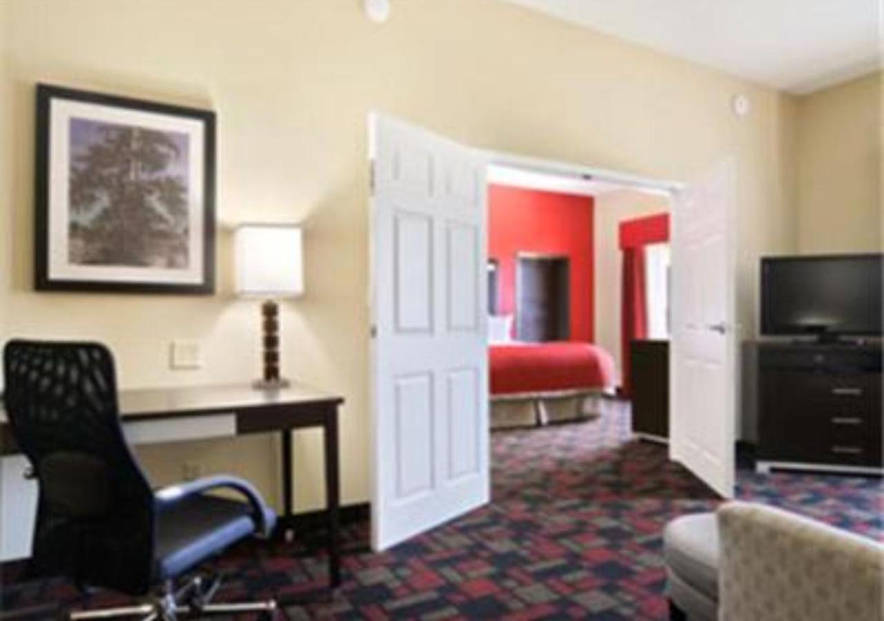 One-Bedroom Presidential Suite - Non-Smoking