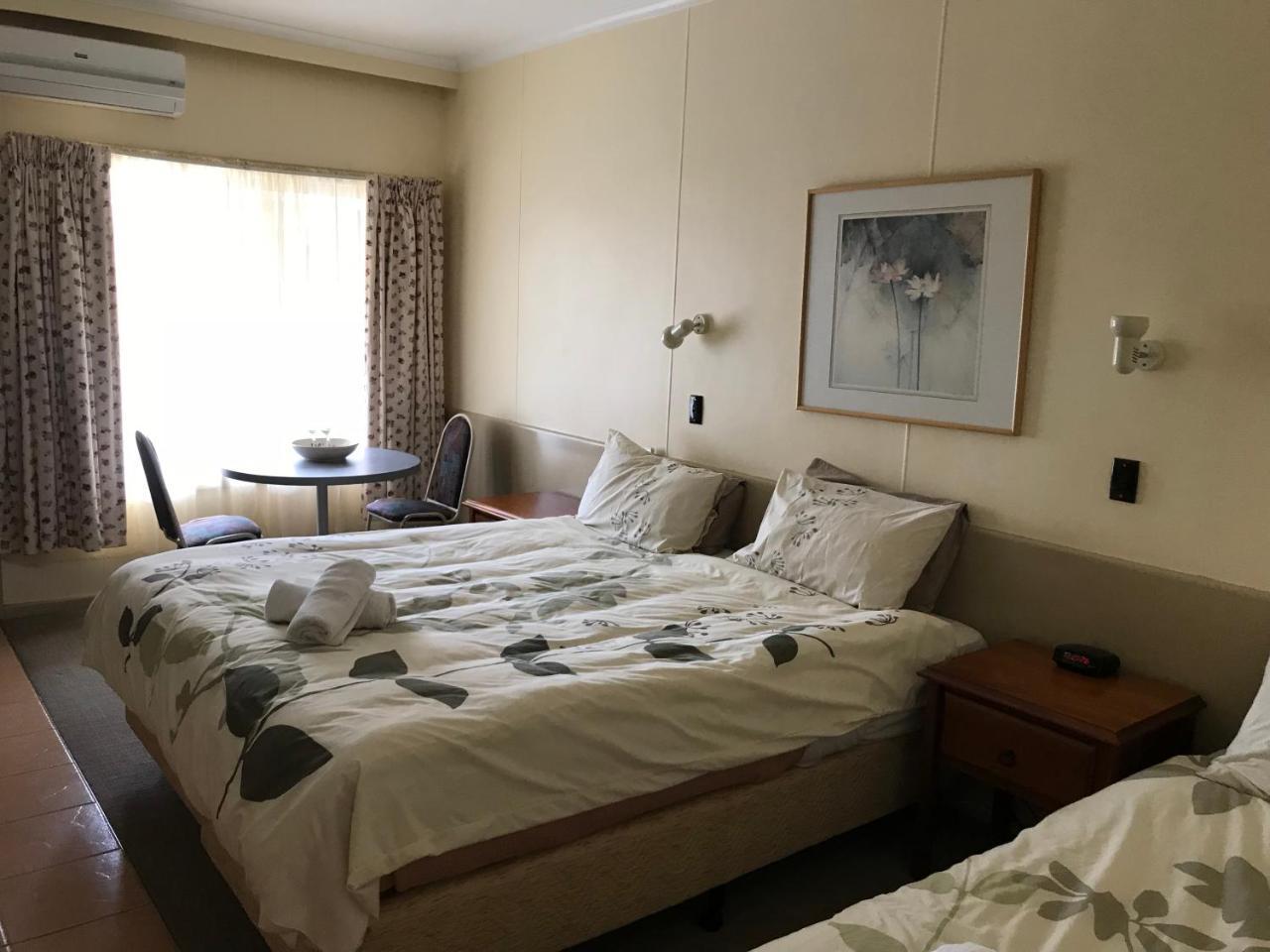 Standard Queen Room (Non - Pet Room)