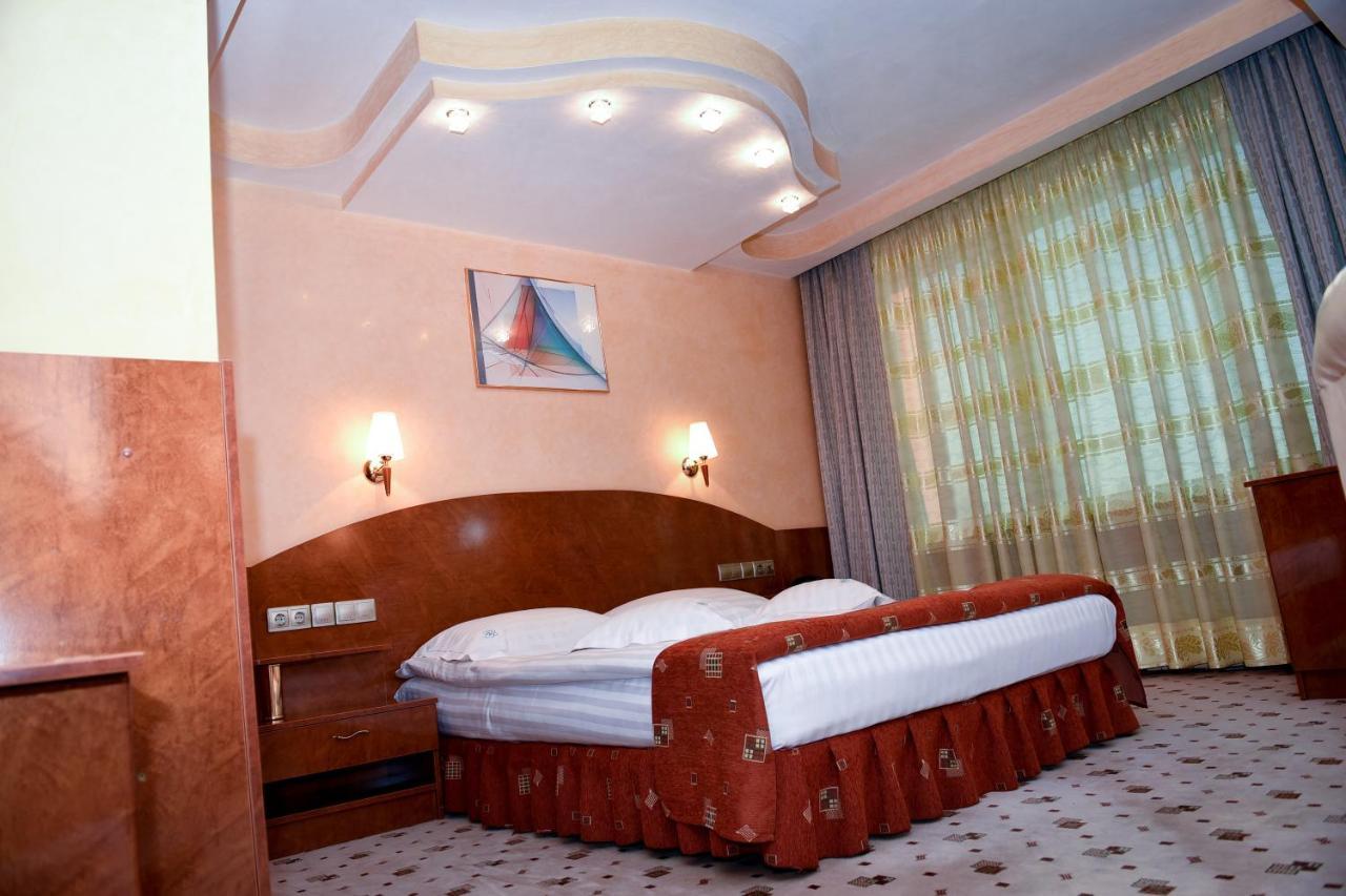 Large Single Room