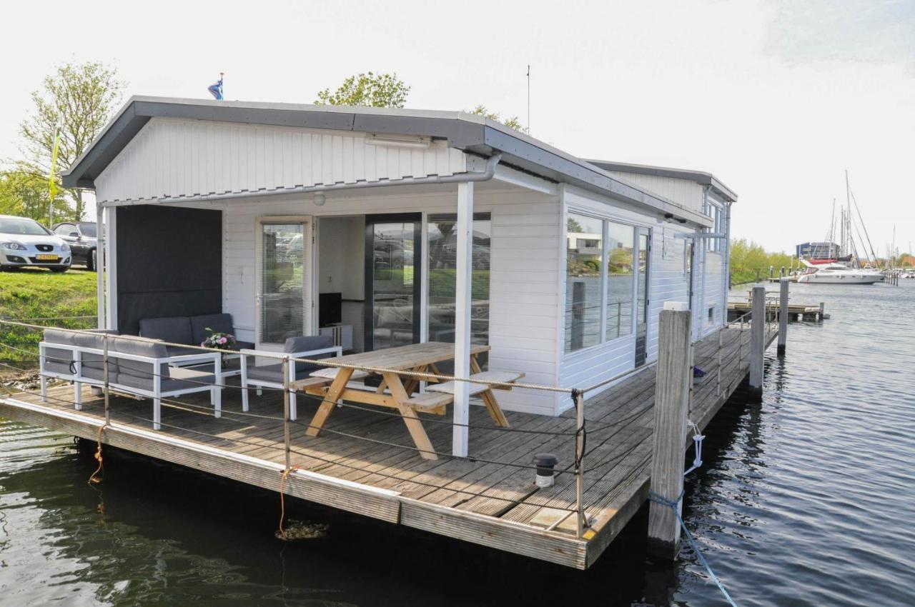 Woonboot,744614332:JPEG