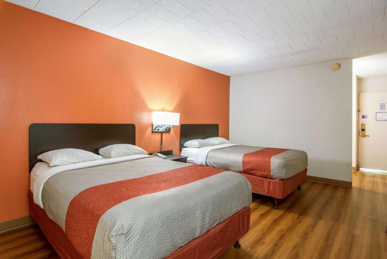 Deluxe Quadruple Room - Non-Smoking