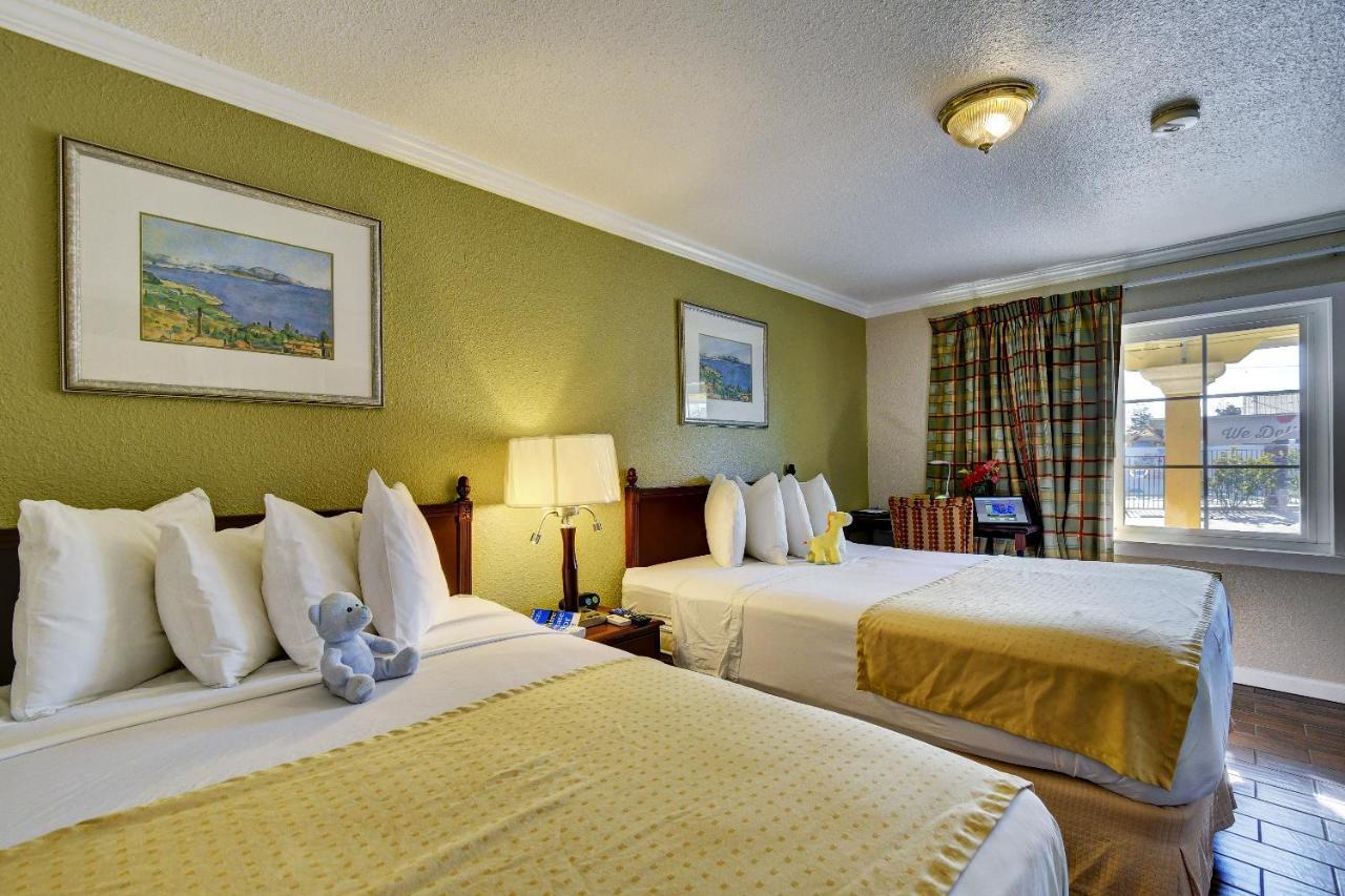 Queen Double Room