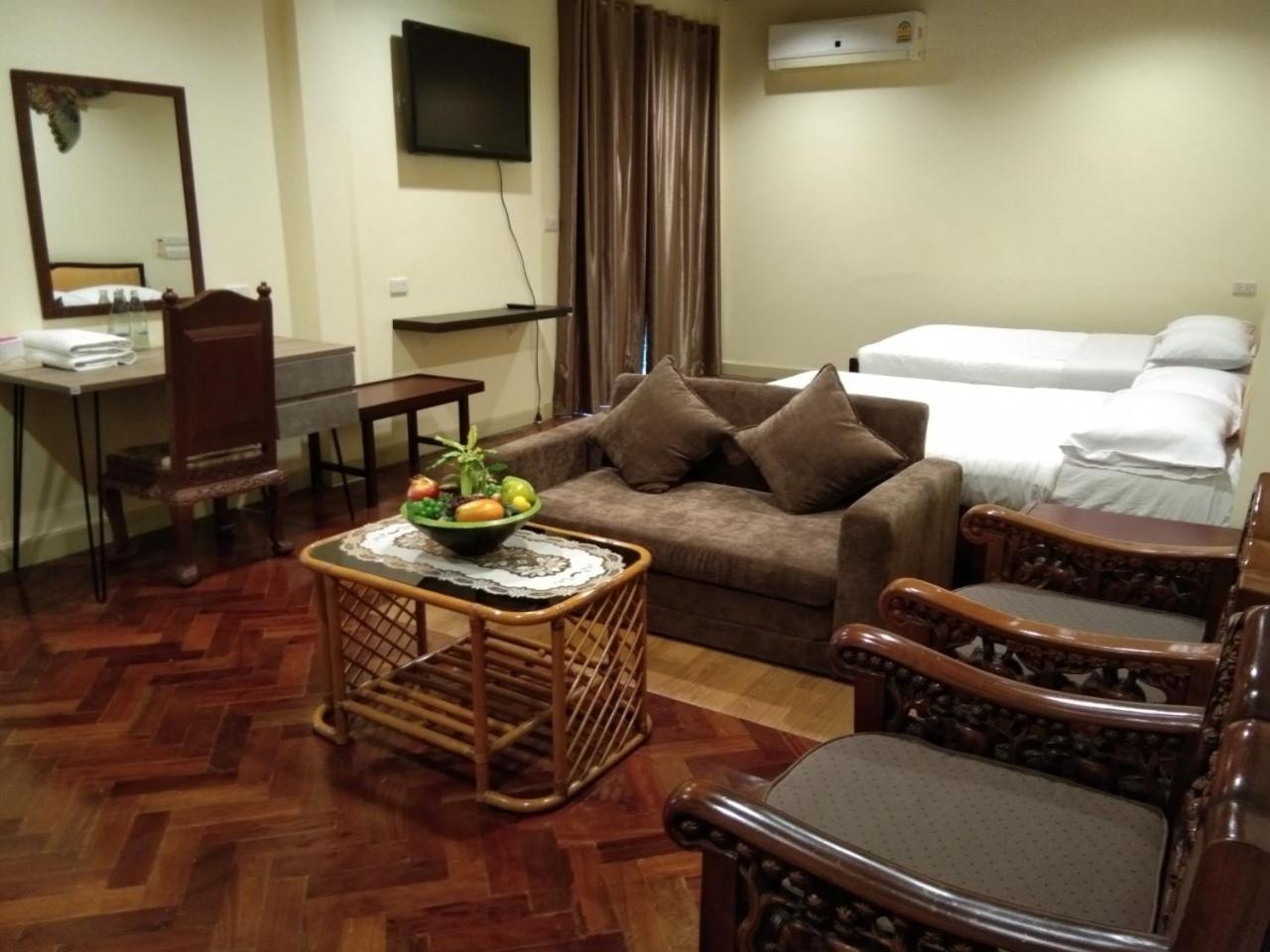 Grand Triple Room