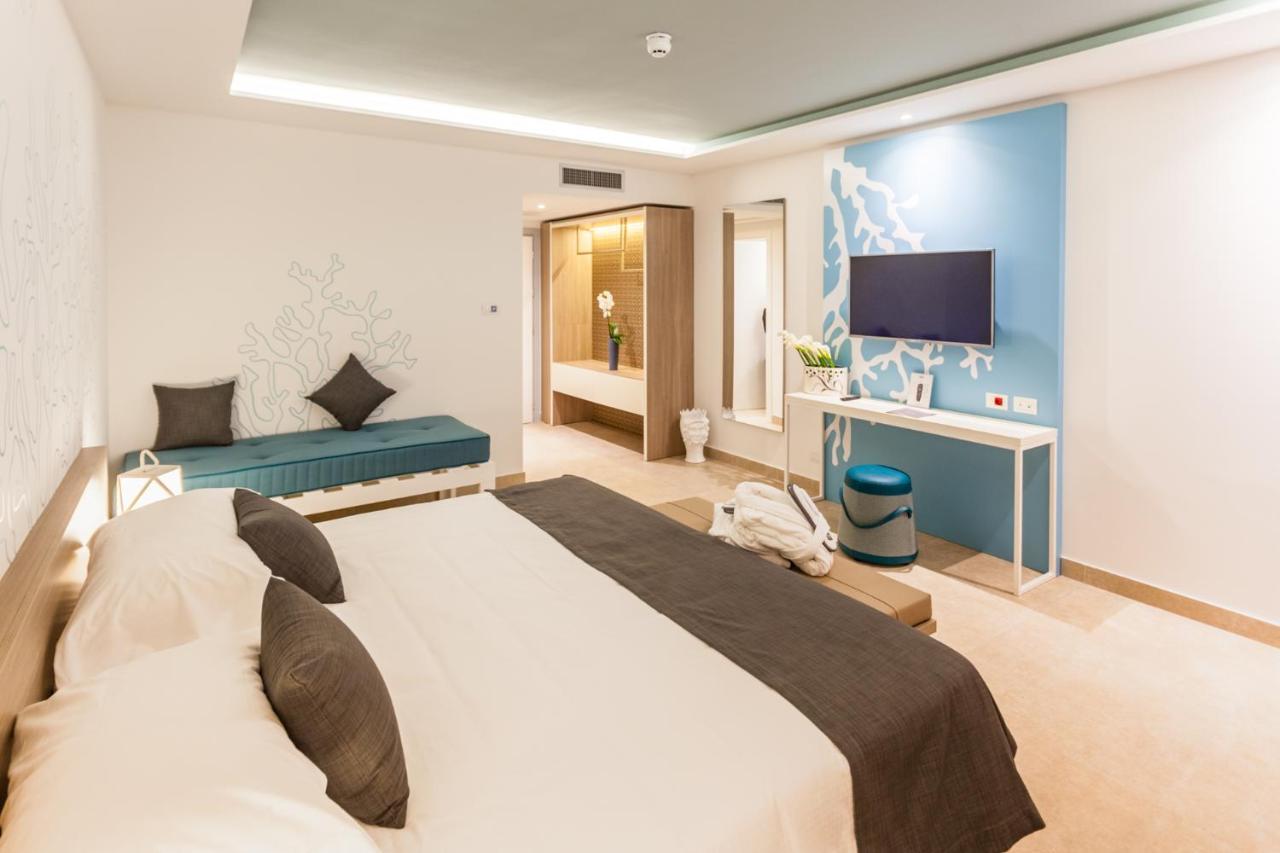Deluxe Double Room Side Sea View