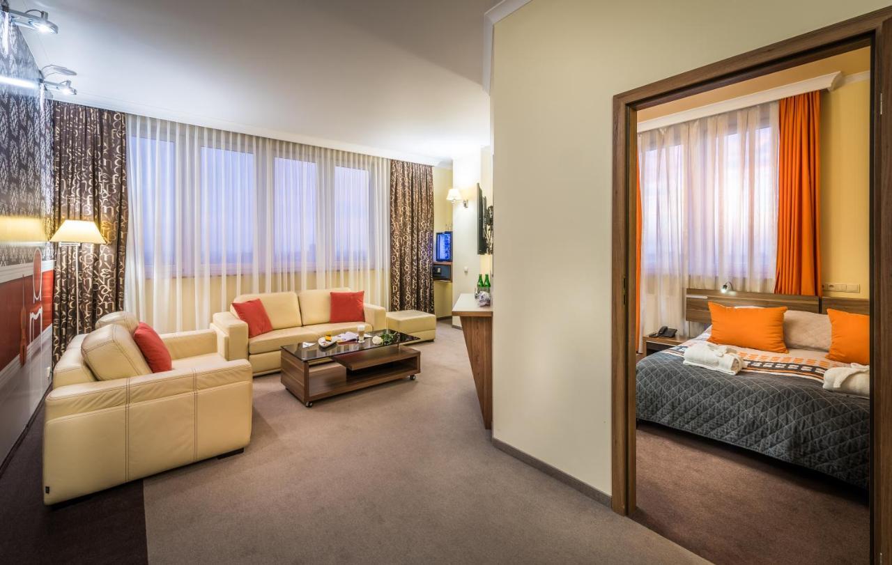Deluxe Apartment