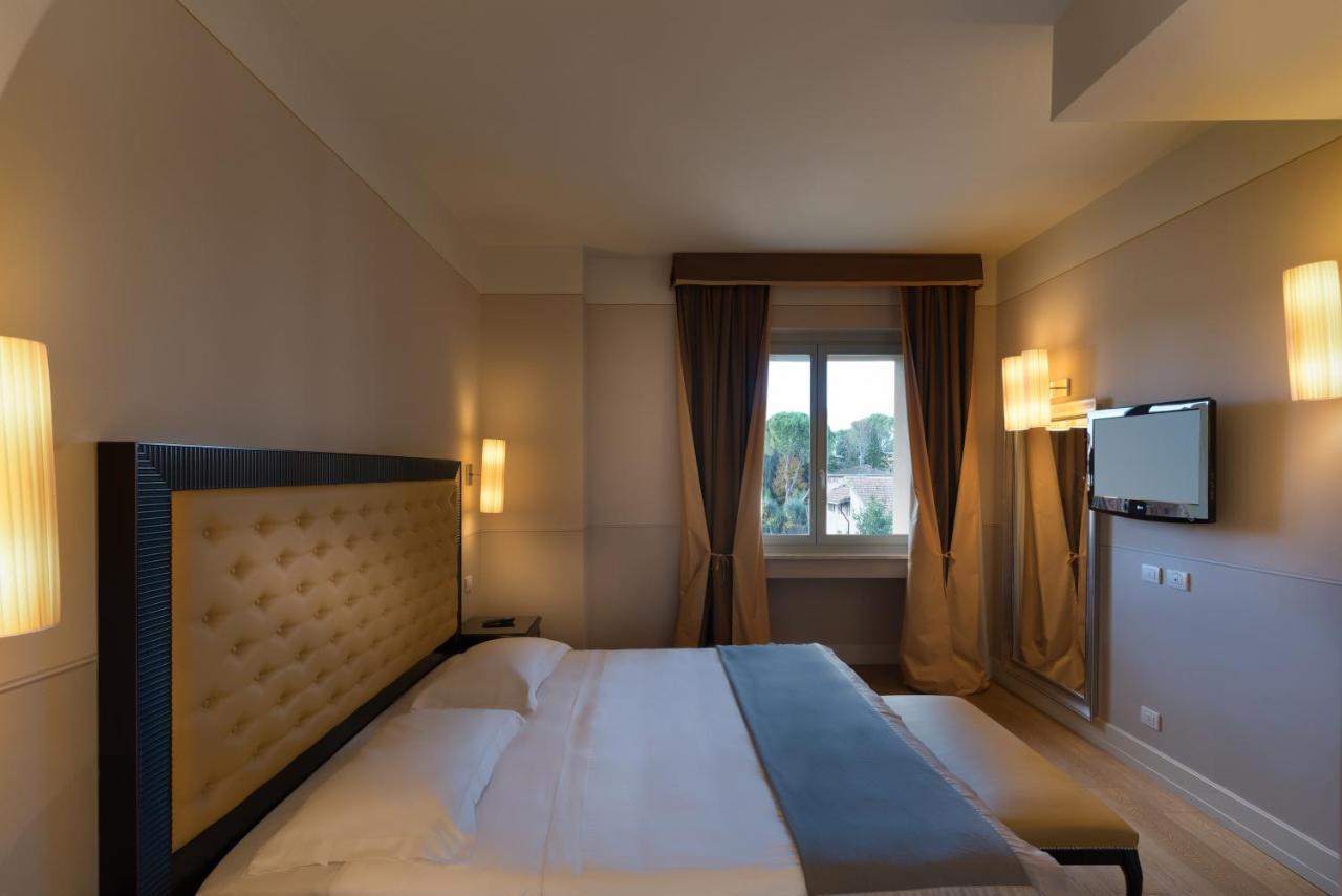 Family Suite (4 Adults + 2 Children)
