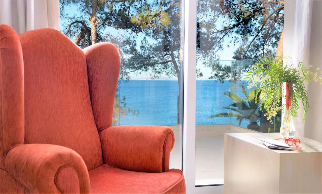 Exclusive One-Bedroom Suite Sea View