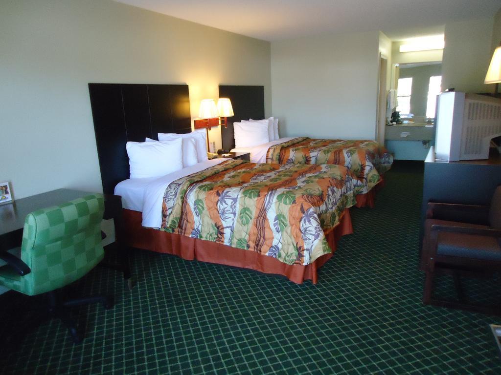 Double Room with Two Double Beds - Smoking