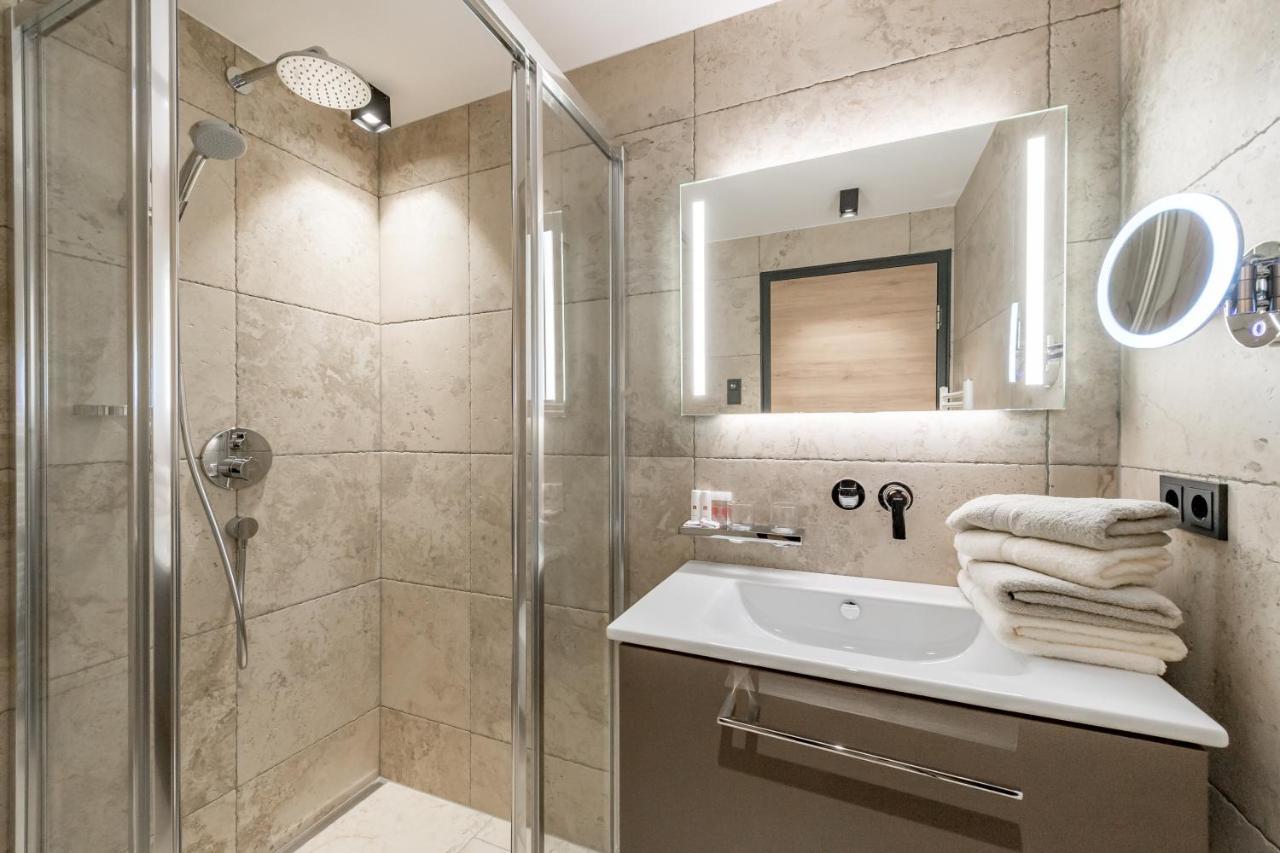 King Room Walk Shower – Hearing Accessible Microwave & Refrigerator