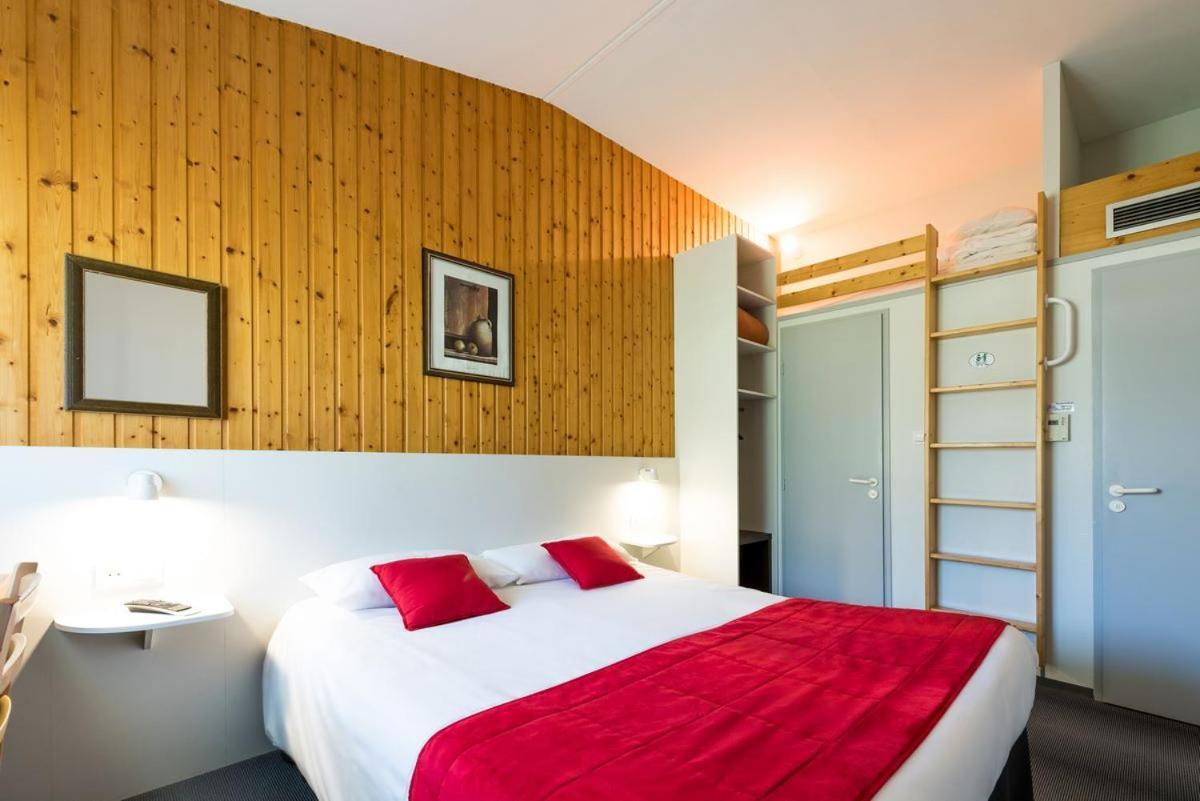 Triple Room 1 Double bed 1 Single Bed