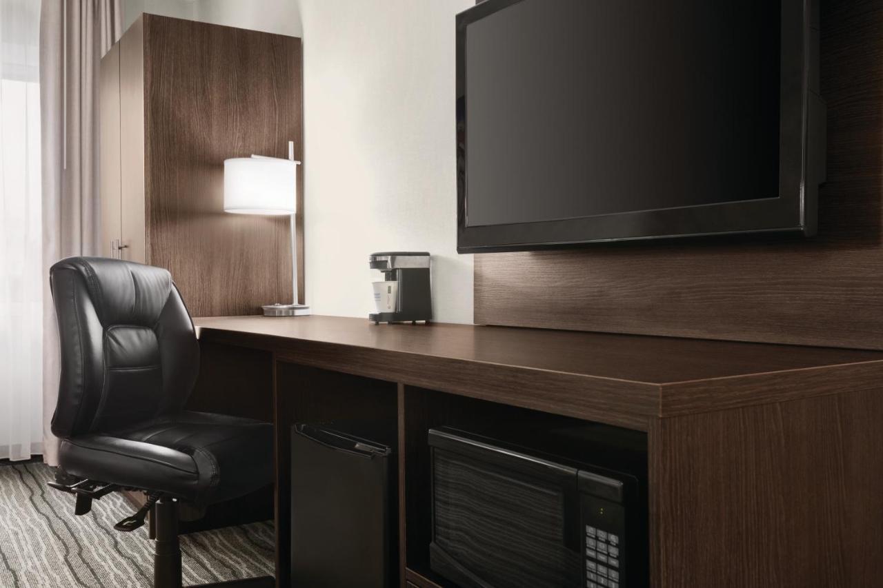 King Room - Wheelchair Accessible/Non-Smoking