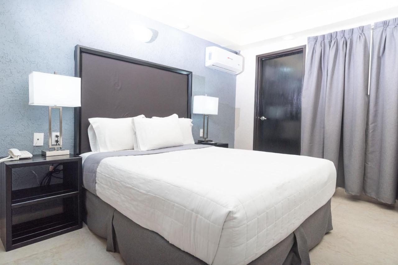 Double Room One Queen Bed
