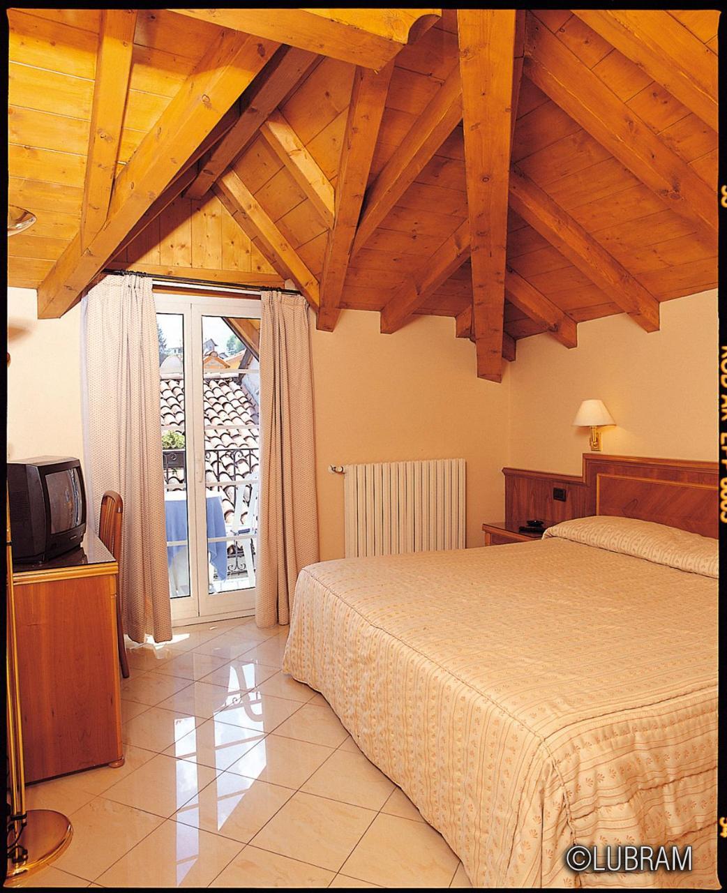 Double or Twin Room with Private Bathroom