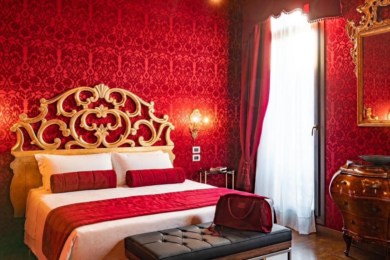Deluxe Double or Twin Room with Canal View