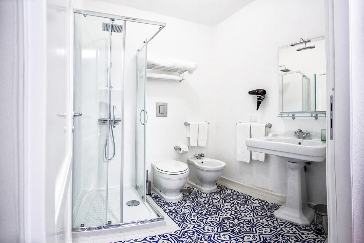 Deluxe Room,754250893:JPEG