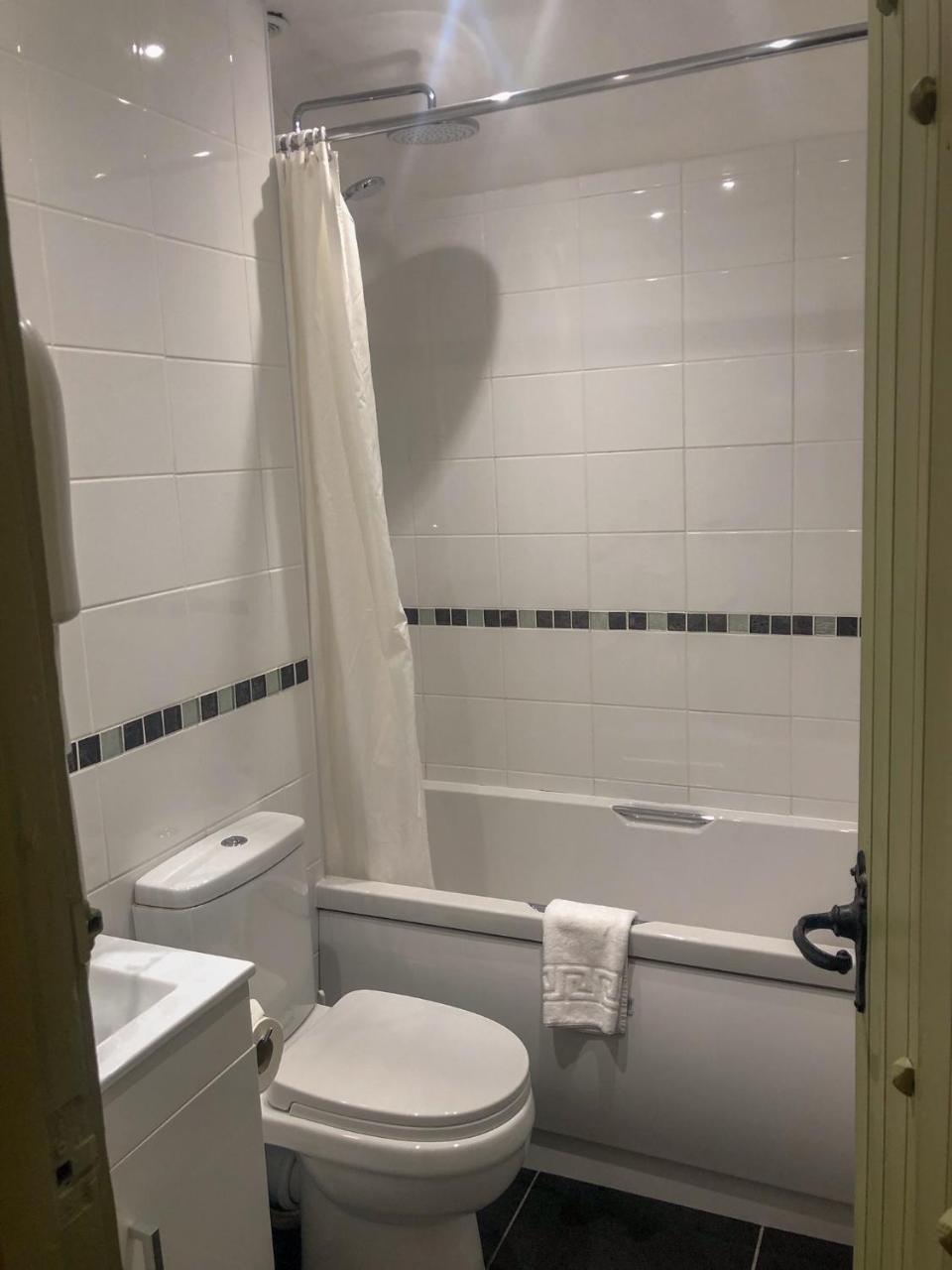 Standard Double Room,758904673:JPEG