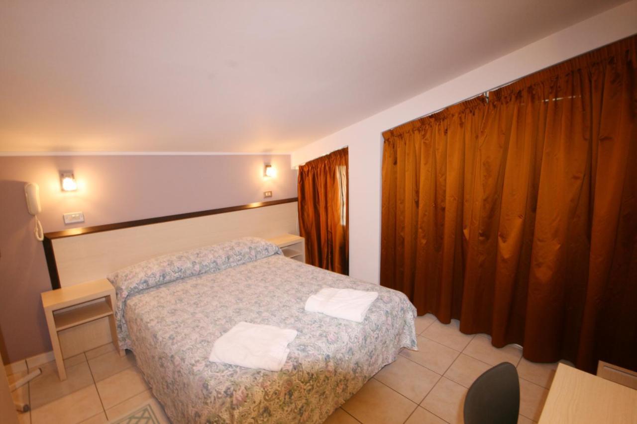 Double Room,761067434:JPEG