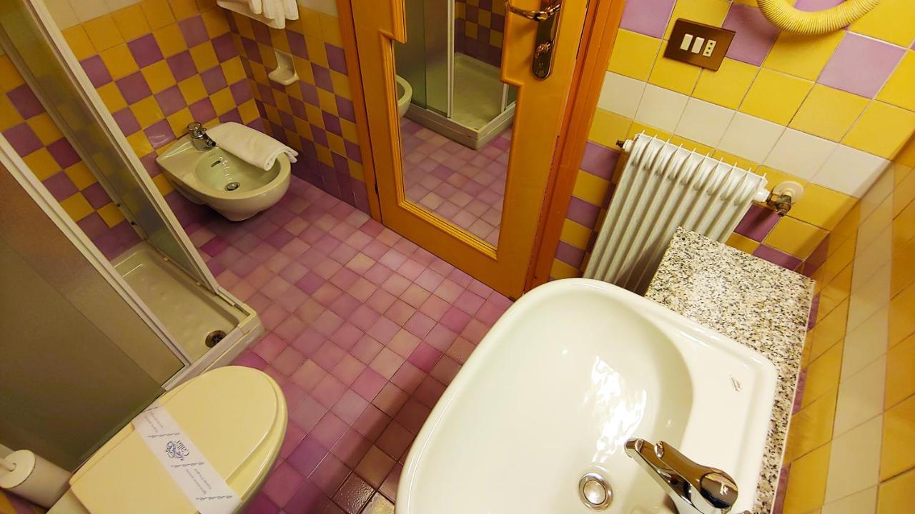 Doppelzimmer mit Balkon