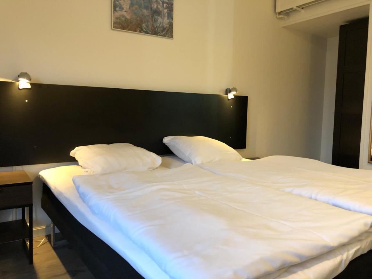 Deluxe Double or Twin Room with Balcony