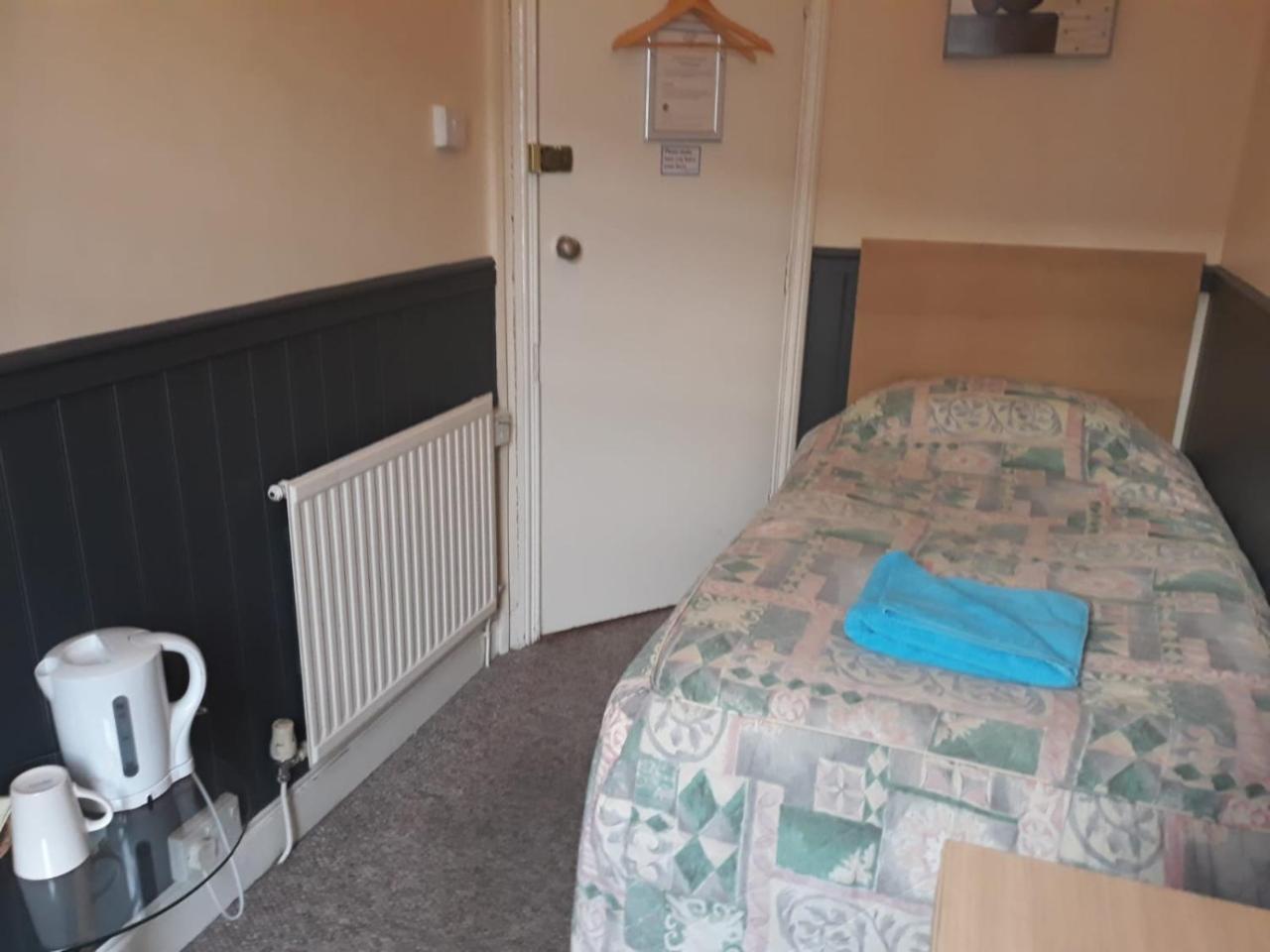 Single Room with Shared Bathroom