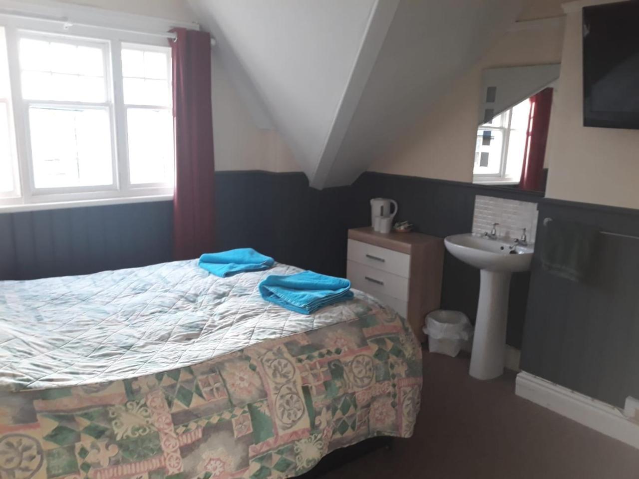 Double Room with Shared Bathroom