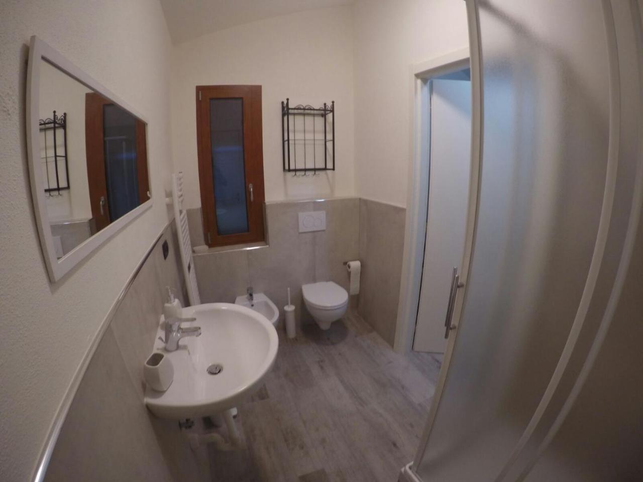 Triple Room Private Bathroom,1541665948:JPEG