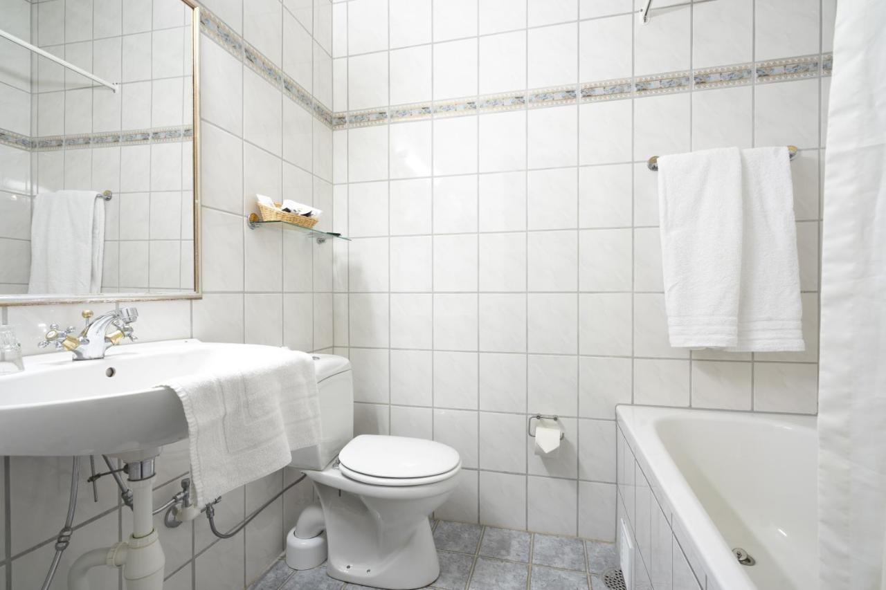 Bridal Suite,784268385:JPEG