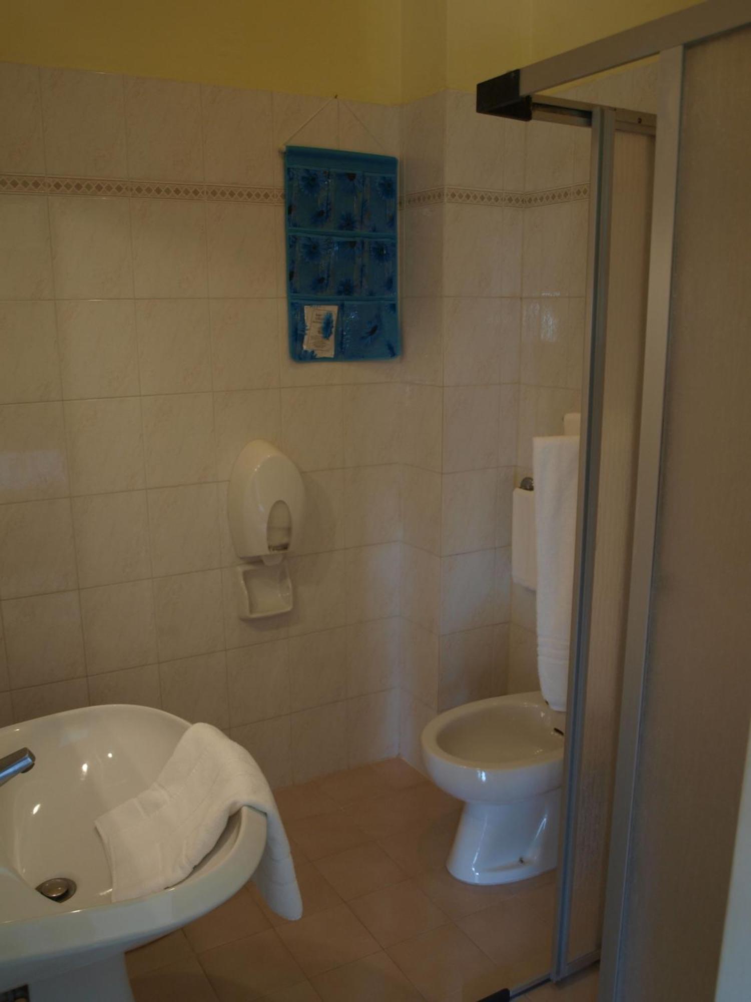 Standard Triple Room,1088868742:JPEG