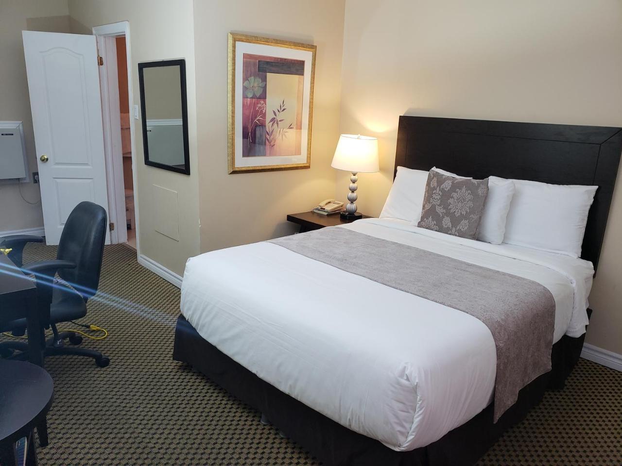 Queen Room
