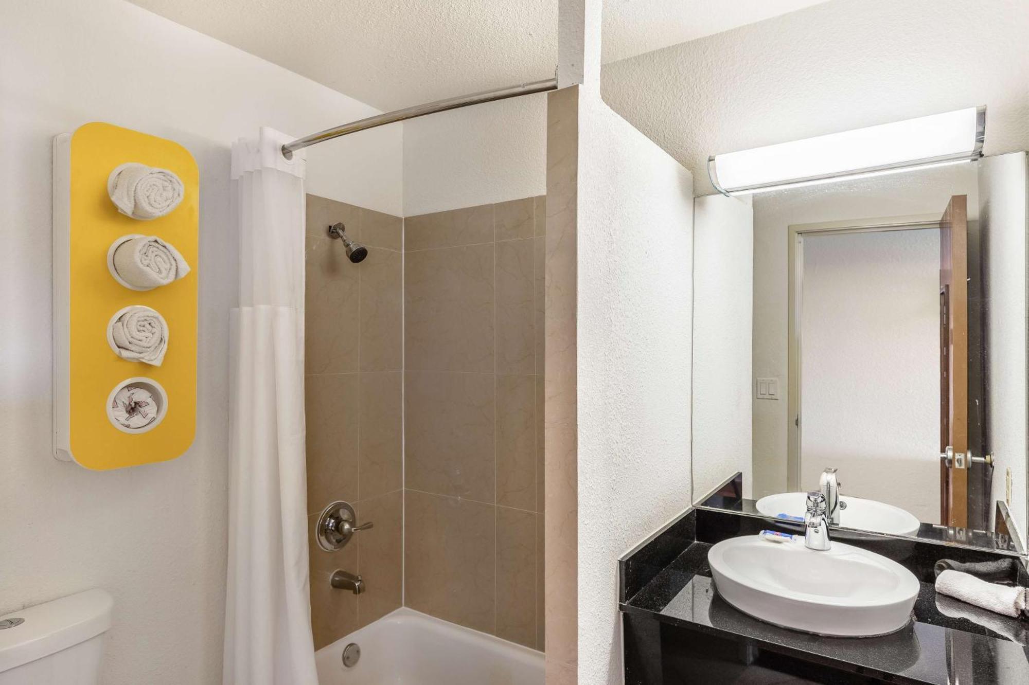 Quadruple Room - Non-Smoking