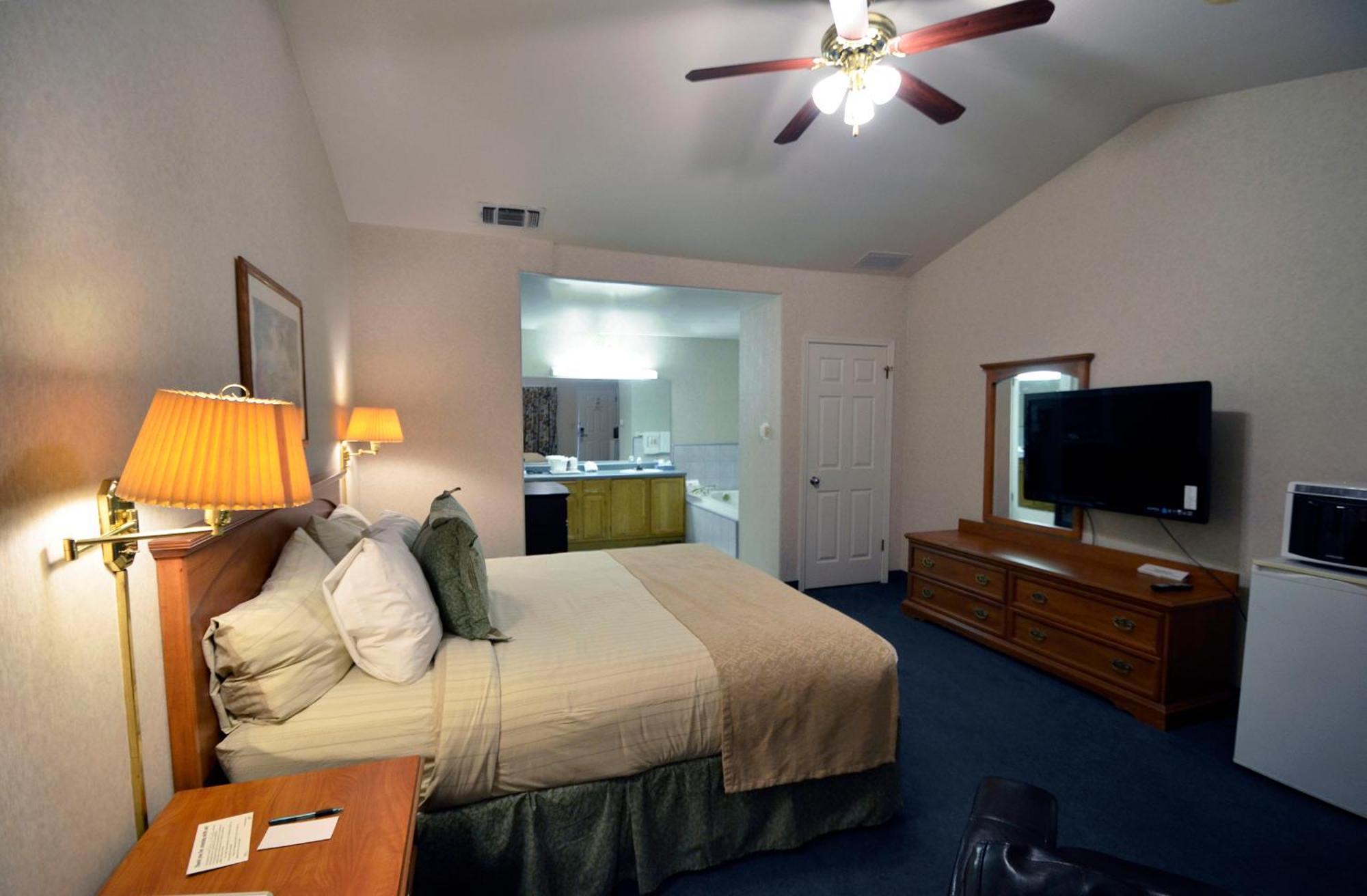 King Room with Spa Bath