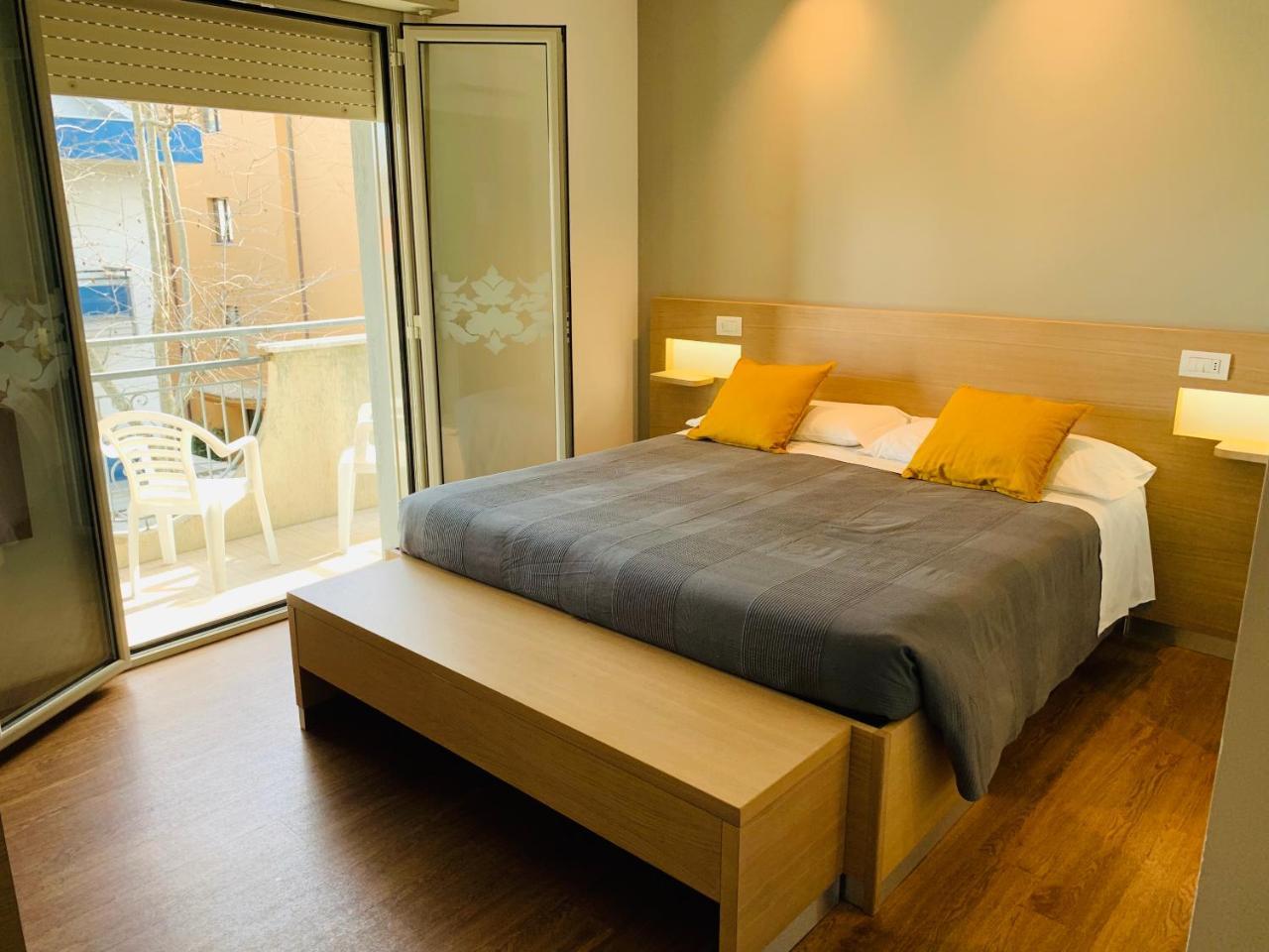 Double or Twin Room,775154374:JPEG