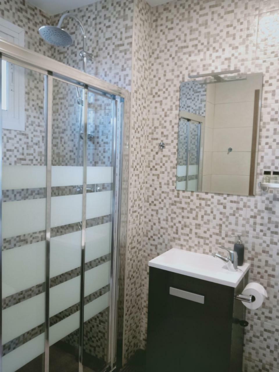 Camera Familiare con Bagno Privato