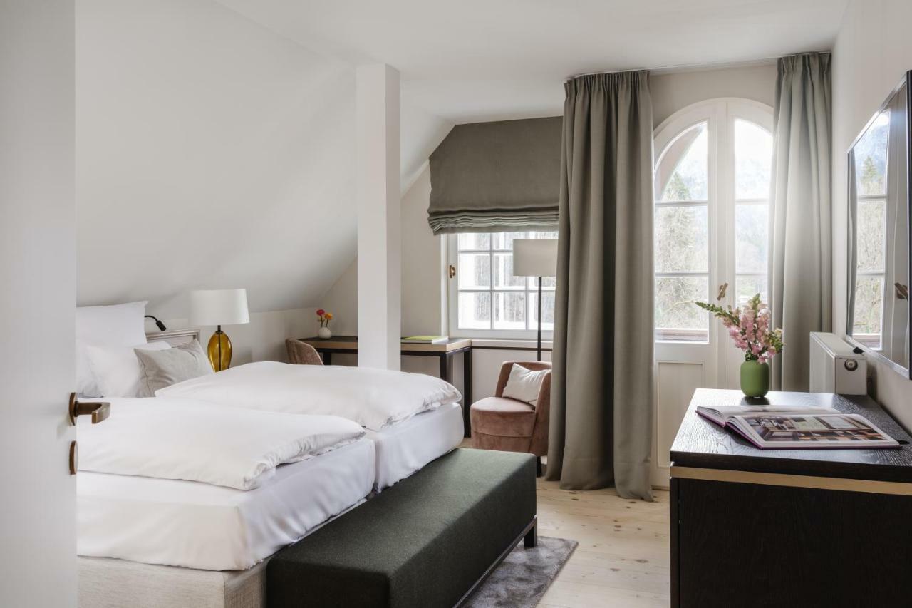 Deluxe Room Lake View Alpenrose