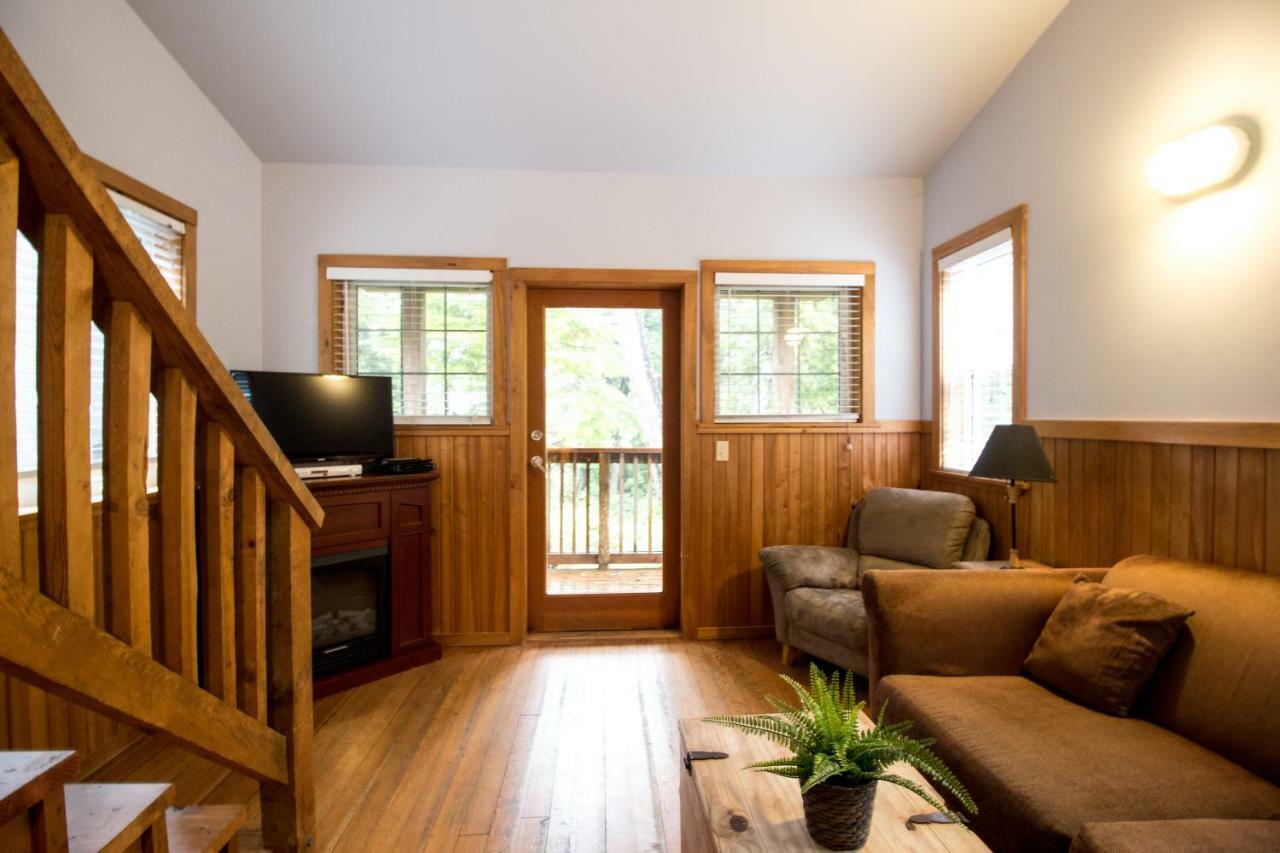 Two Bedroom Cottage B Hot Tub Forest View