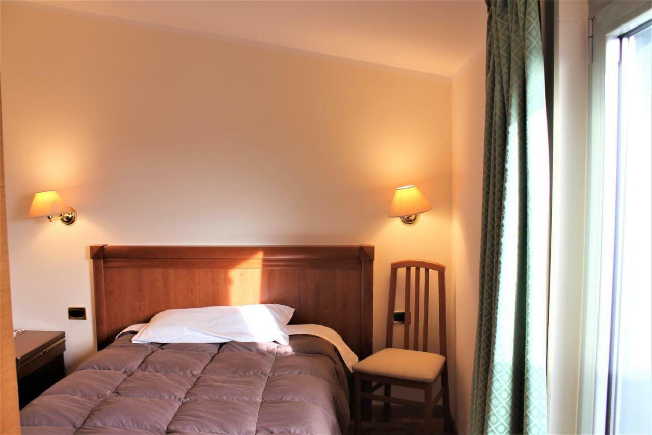 Deluxe Single Room Balcony,786116544:JPEG