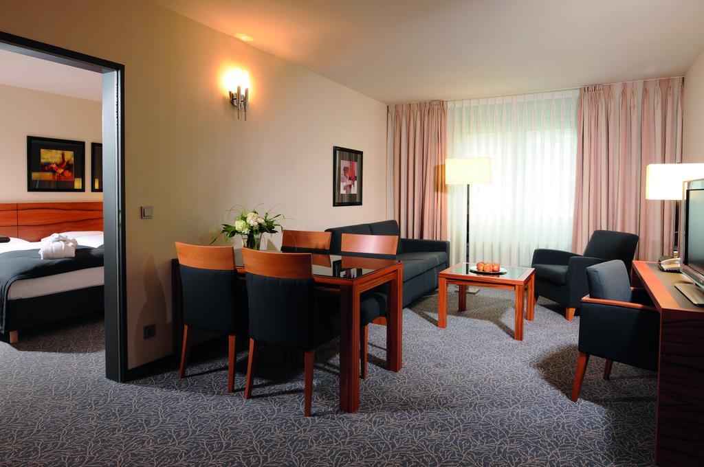 Senior Suite