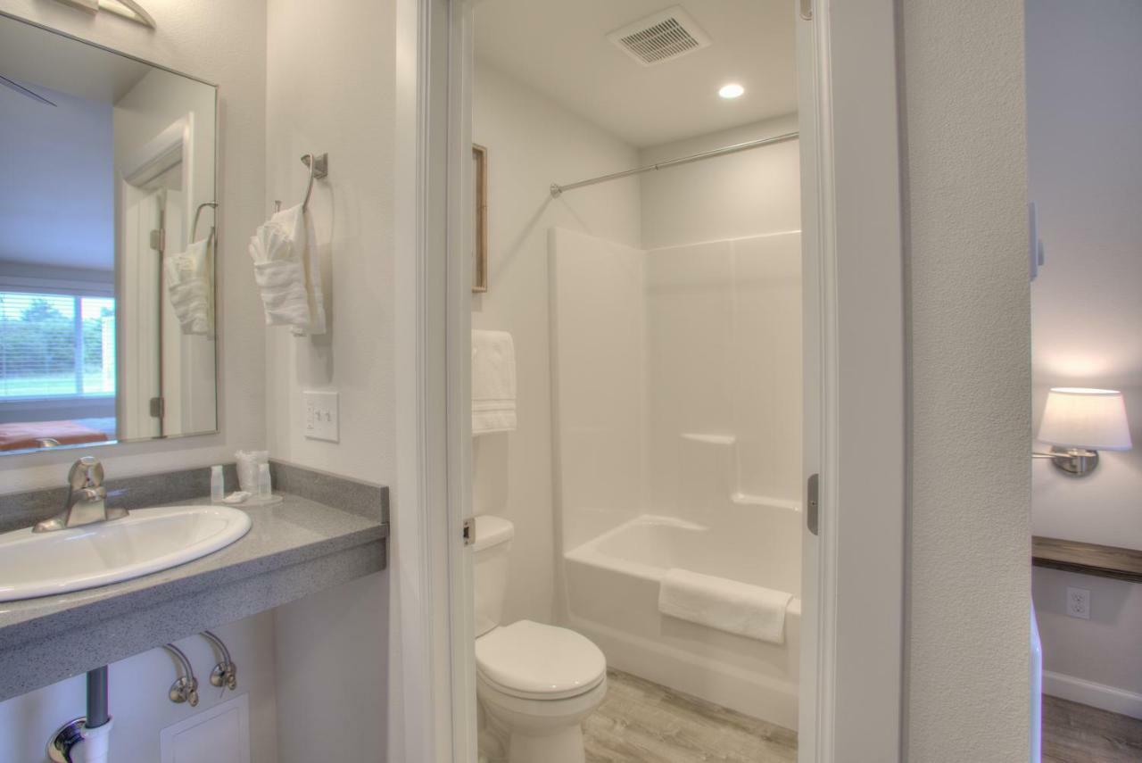 Queen Suite Two Queen Beds