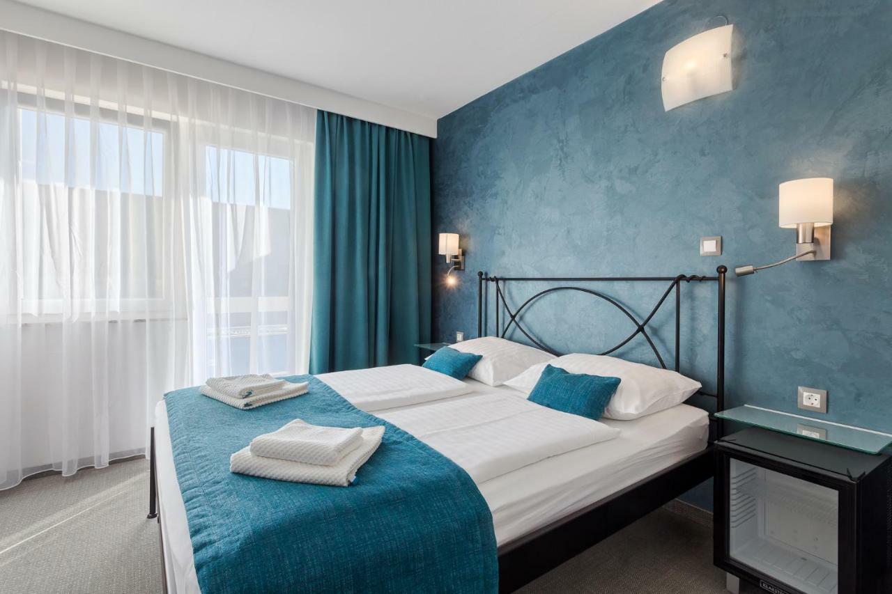 Standard Doppel-/Zweibettzimmer mit Balkon
