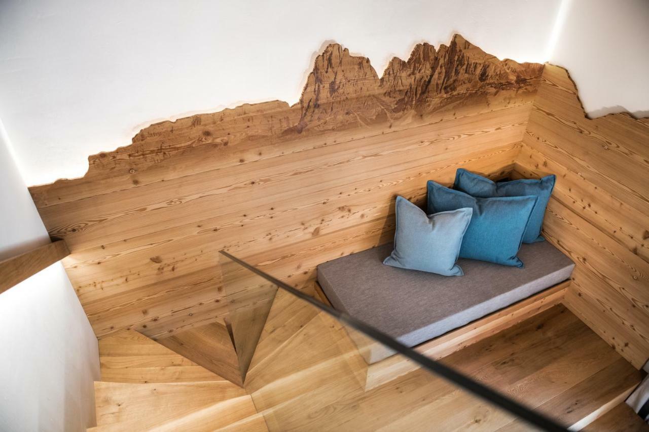 Apartment with Mountain View