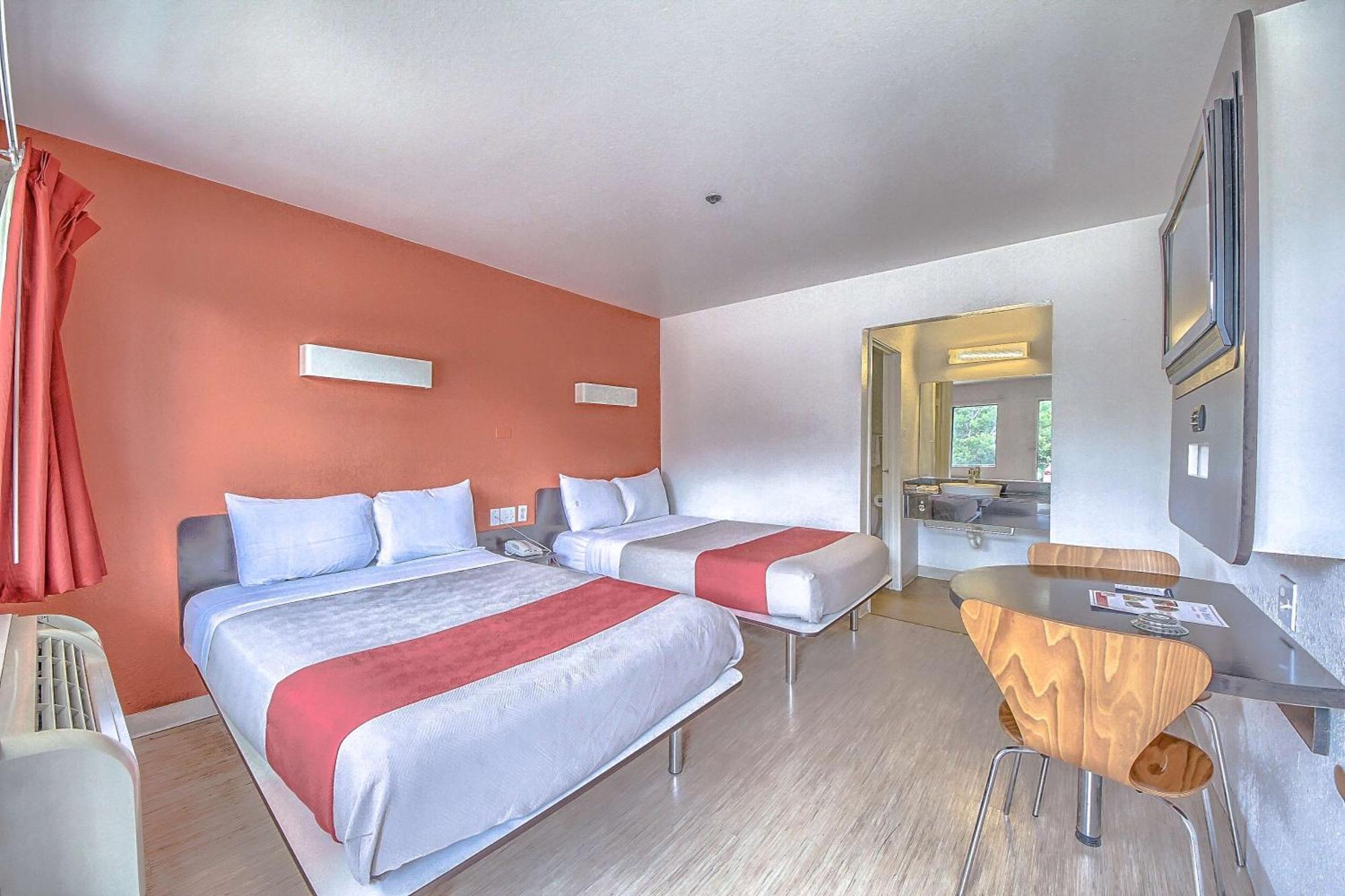 Deluxe Quadruple Room Non-Smoking