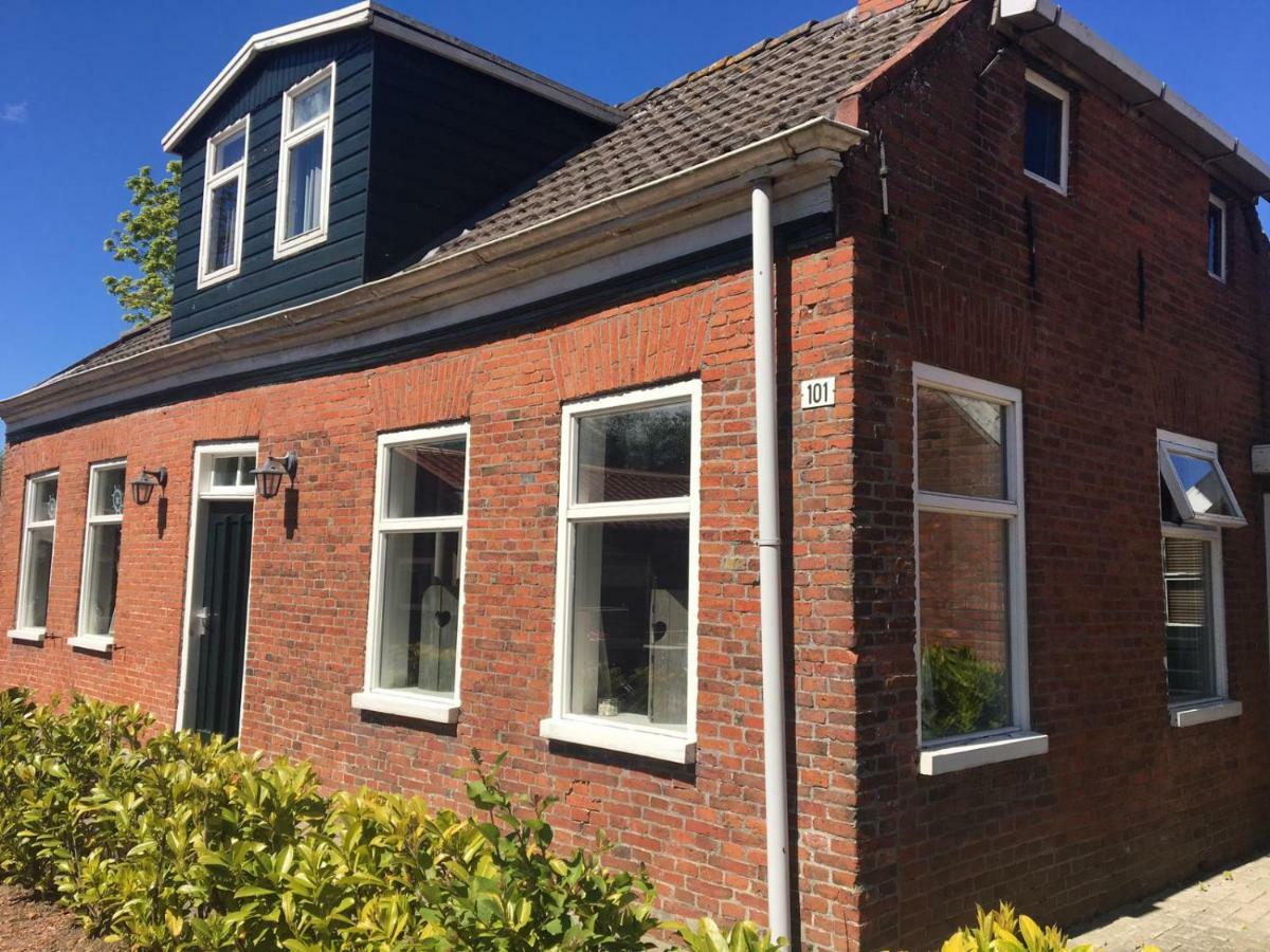 Four-Bedroom House,63366712:JPEG
