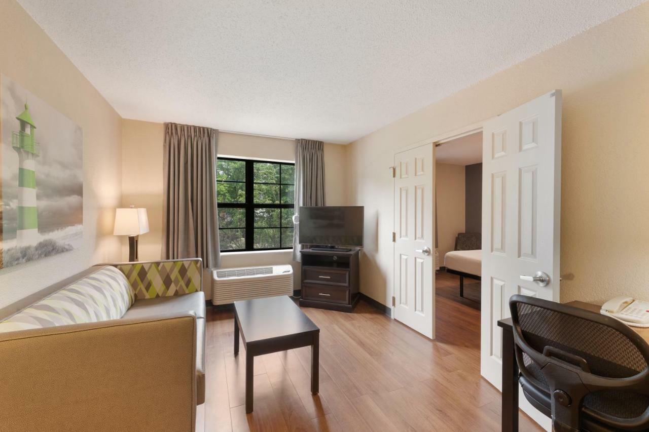 Suite 1 Chambre Lit King-Size - Accessible aux Personnes à Mobilité Réduite - Non-Fumeurs