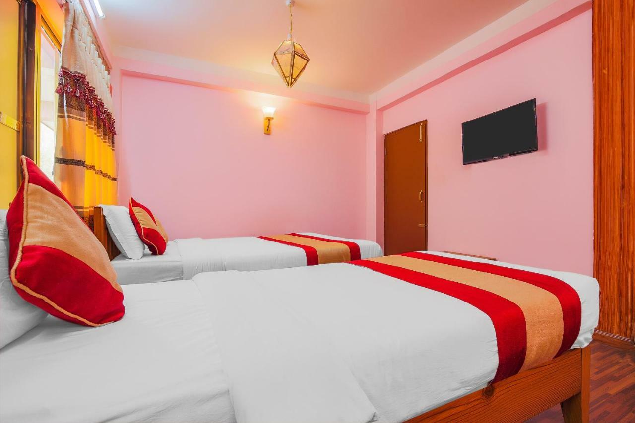 Twin Room with Private Bathroom