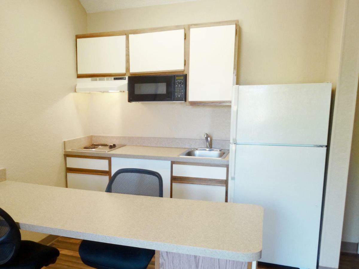 Deluxe Studio with Two Double Beds - Non-Smoking